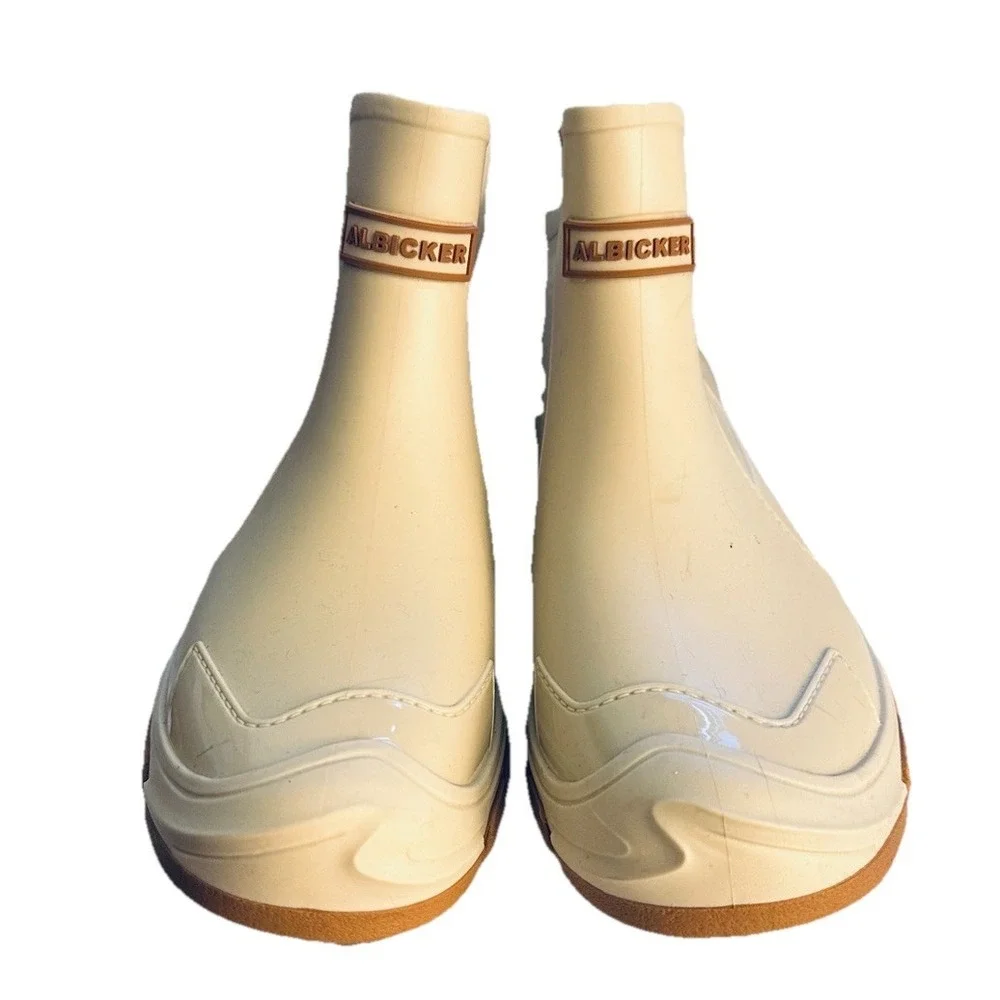 Albicker rain boots